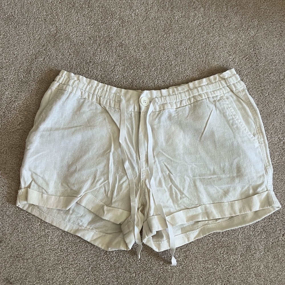 Old Navy Cream Cargo Shorts with Elastic Waistband